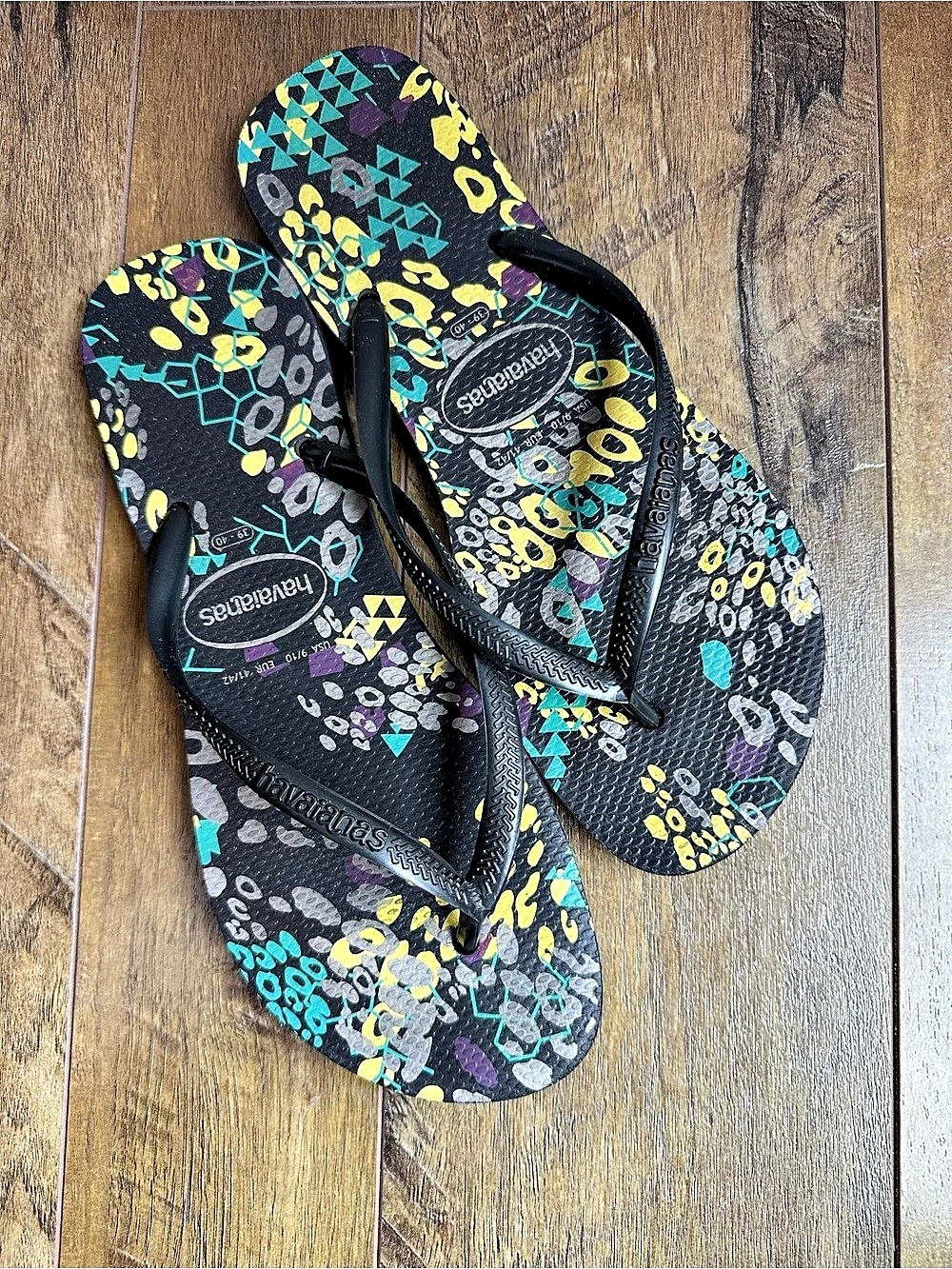Havaianas Geometric Print Flip Flops Black & Yellow